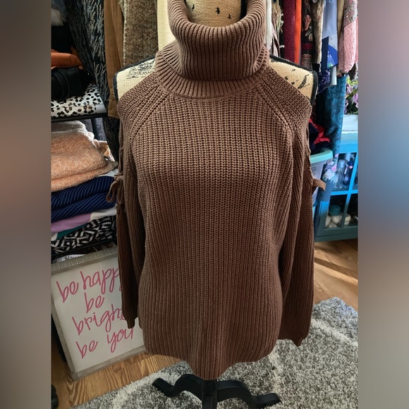 Venus, NW0T, brown turtleneck, cold shoulder sweater - Picture 1 of 5